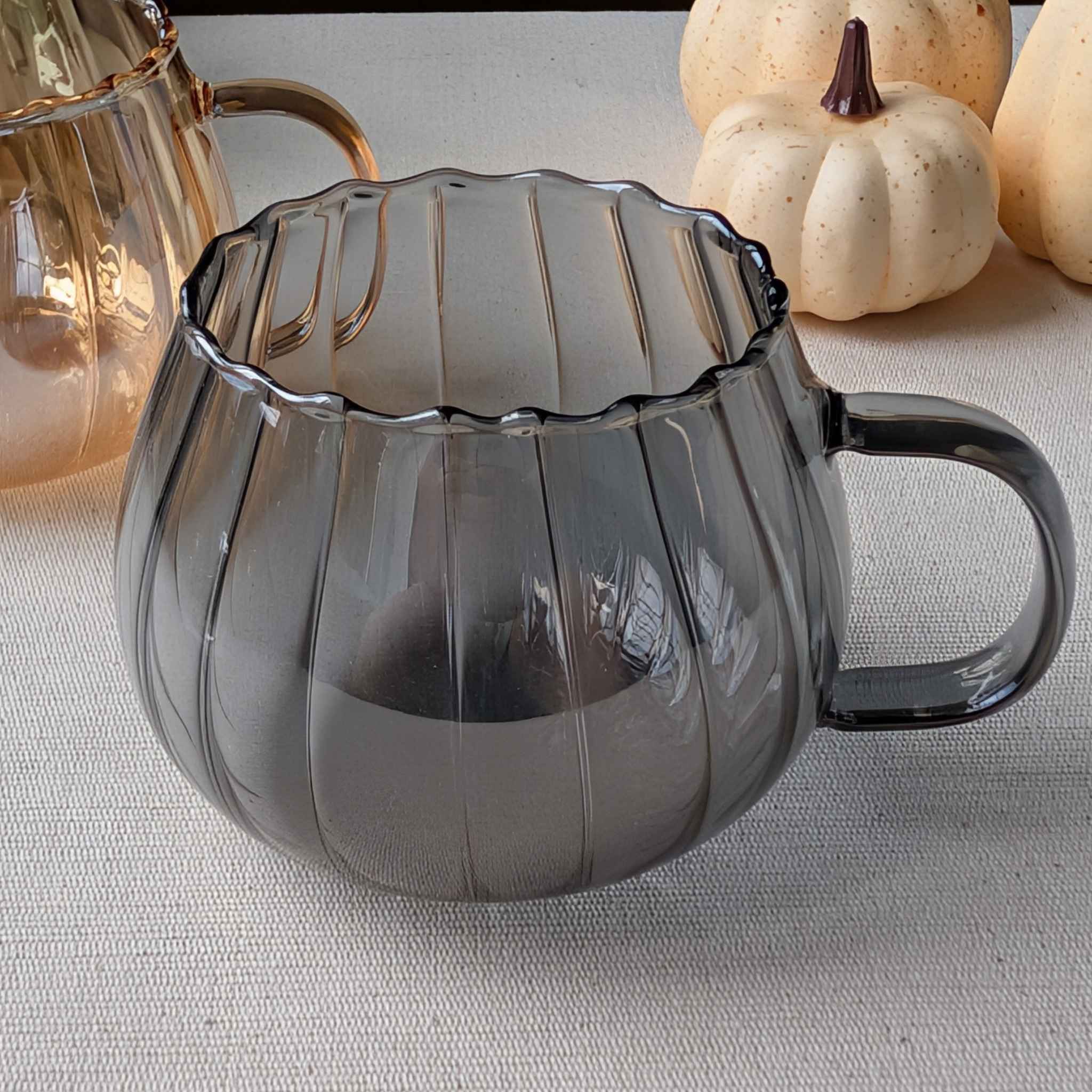 Lightweight grey pumpkin-shaped glass mug